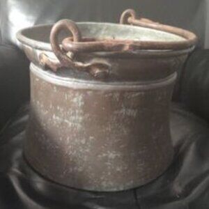Vintage Metal Dovetail Cauldron Kettle